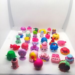 Lot of 100 Mixed Shopkin Figures